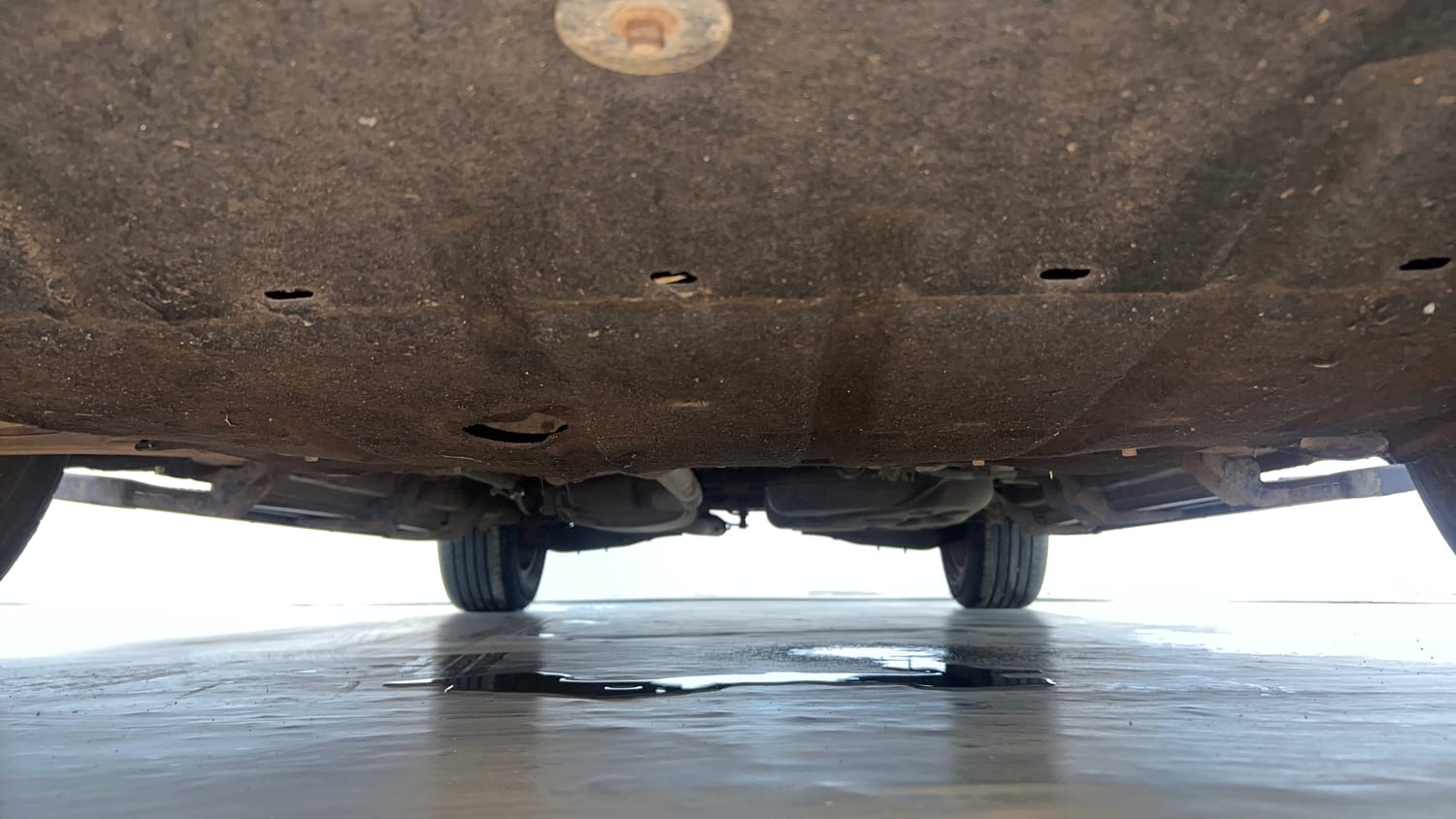 Used 2022 Mahindra XUV700 AX 5 Petrol MT 7 STR Petrol Manual extra FRONT LEFT UNDERBODY VIEW