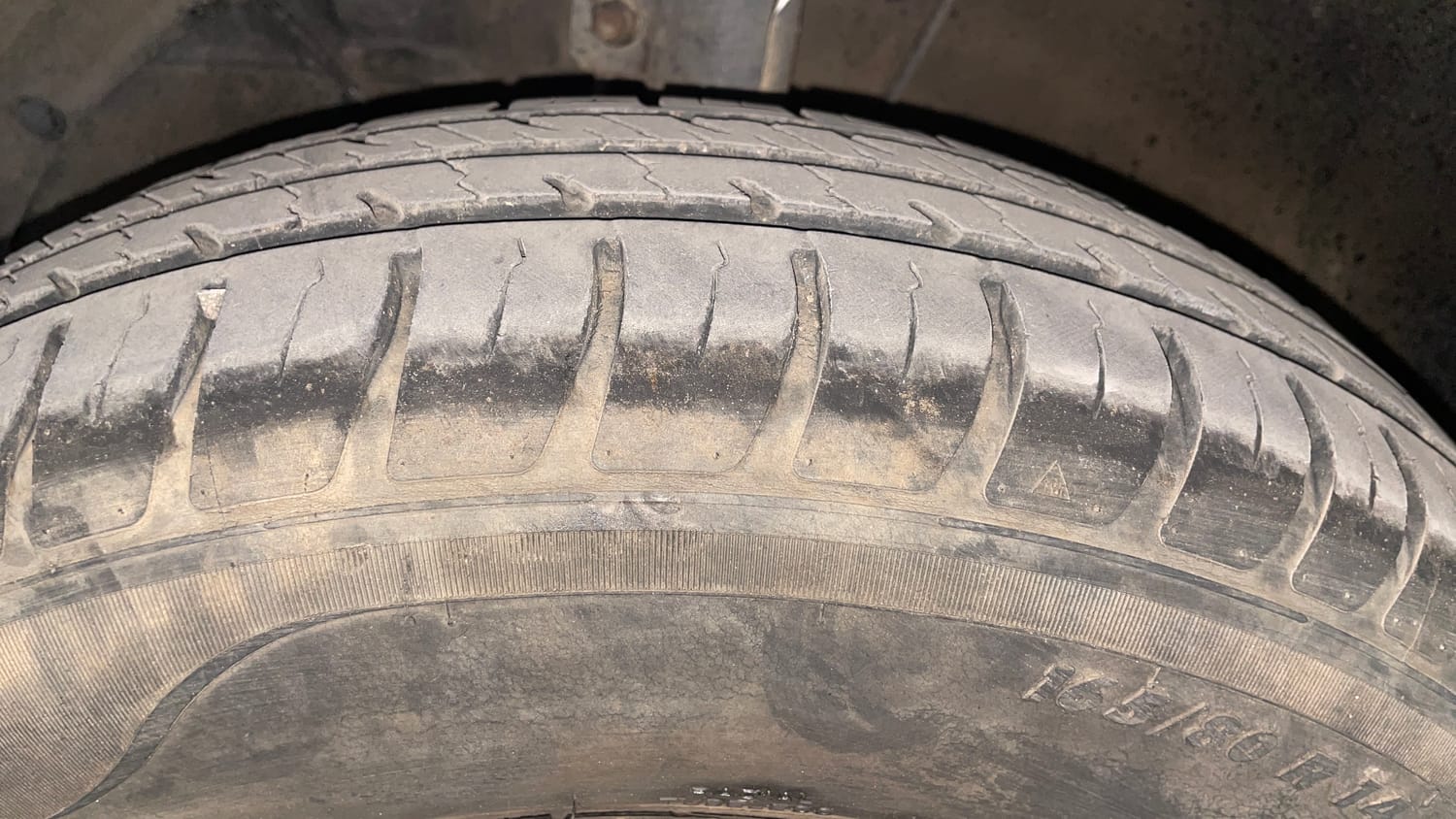 Used 2018 Maruti Suzuki Dzire VXi AMT Petrol Automatic tyres LEFT FRONT TYRE TREAD VIEW
