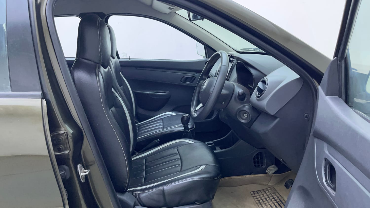 Used 2015 Renault Kwid RXT Petrol Manual interior RIGHT SIDE FRONT DOOR CABIN VIEW