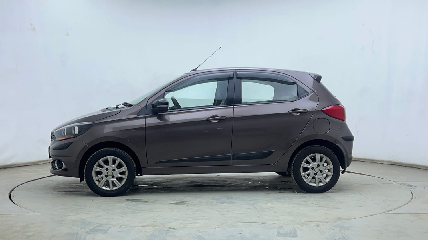 Used 2018 Tata Tiago Revotron XZA Petrol Automatic exterior LEFT SIDE VIEW