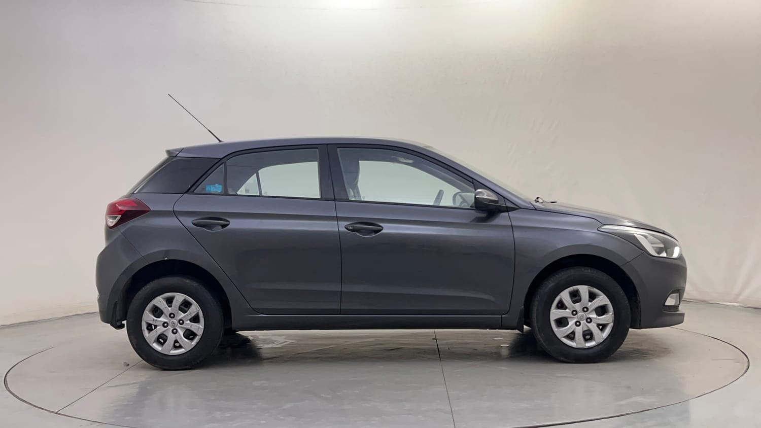Used 2018 Hyundai Elite i20 Sportz 1.2 Petrol Manual exterior RIGHT SIDE VIEW