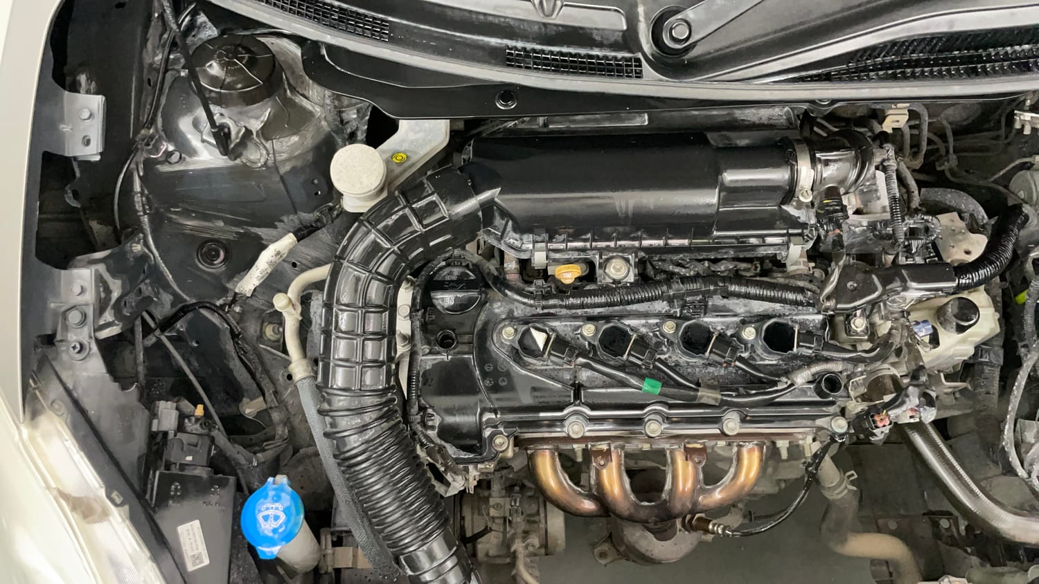 Used 2019 Maruti Suzuki Dzire ZXi AMT Petrol Automatic engine ENGINE RIGHT SIDE VIEW