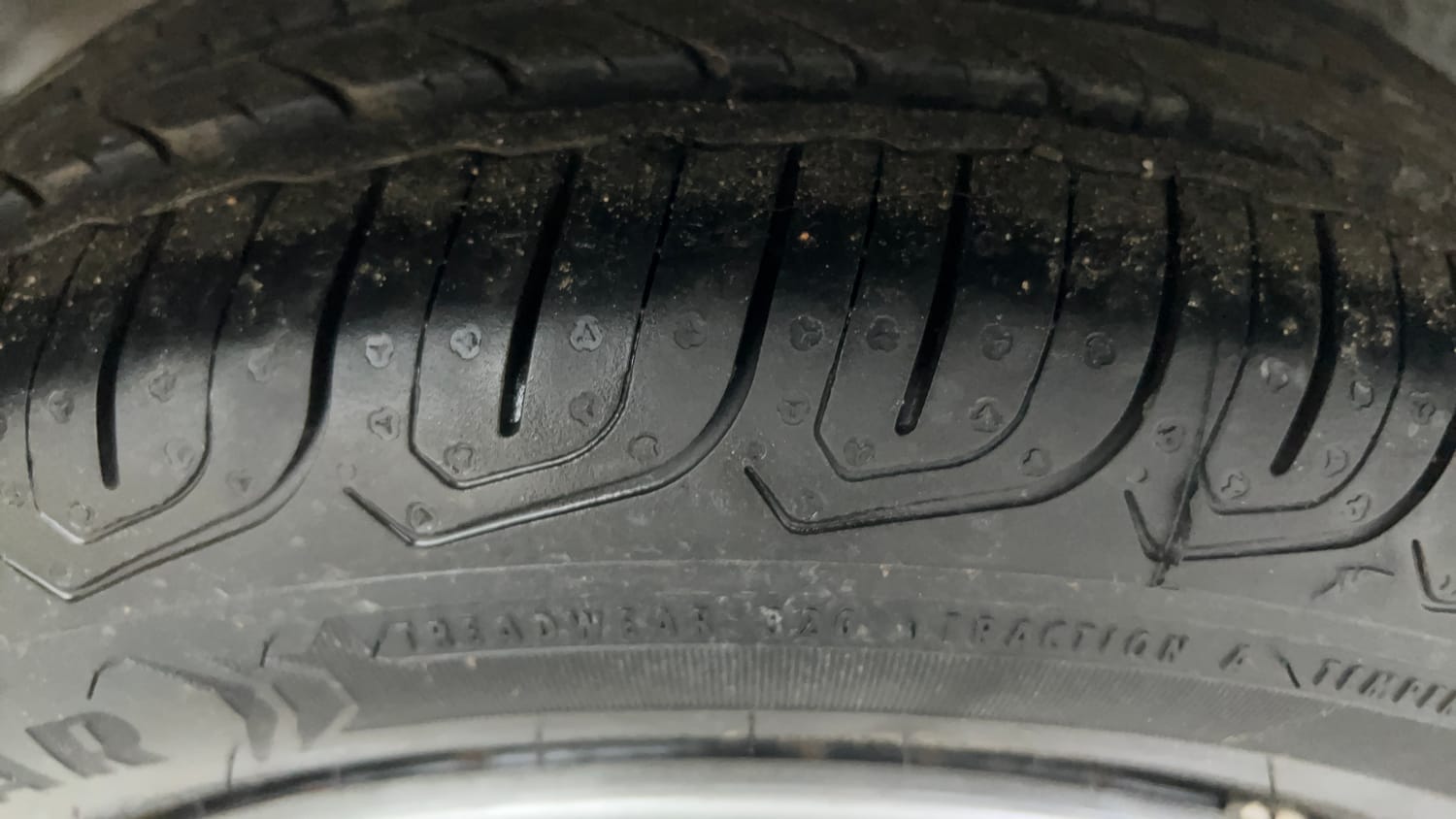 Used 2016 Honda Amaze 1.2 SX i-VTEC Petrol Manual tyres RIGHT REAR TYRE TREAD VIEW