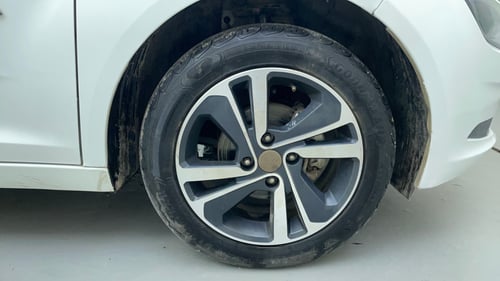 Used 2022 Tata Altroz XZA Petrol Petrol Automatic tyres RIGHT FRONT TYRE RIM VIEW