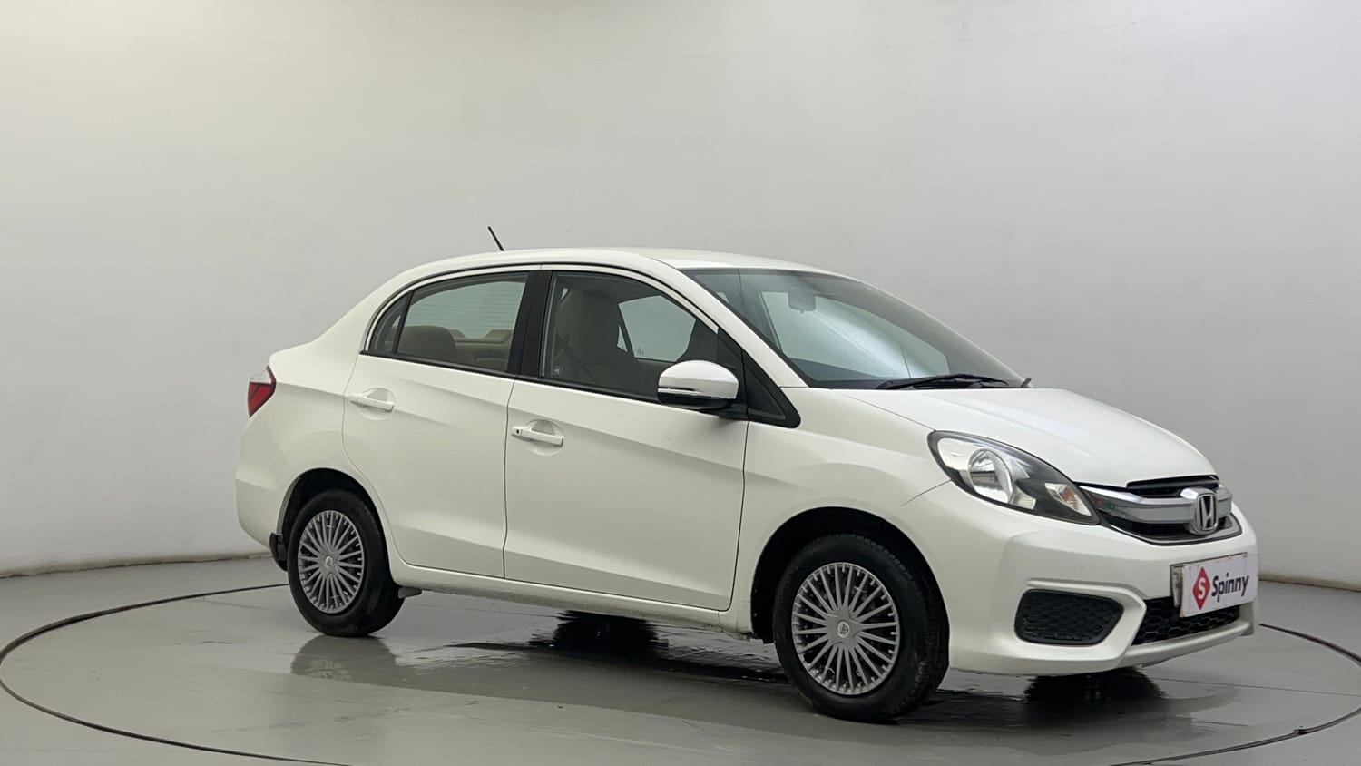 Used 2016 Honda Amaze 1.2 SX i-VTEC Petrol Manual exterior RIGHT FRONT CORNER VIEW