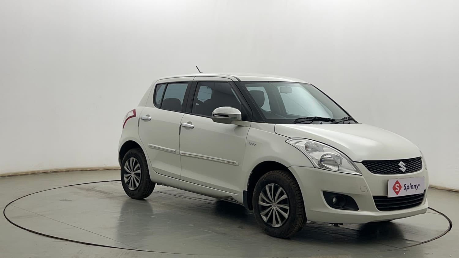 Used 2013 Maruti Suzuki Swift VXi Petrol Manual exterior RIGHT FRONT CORNER VIEW