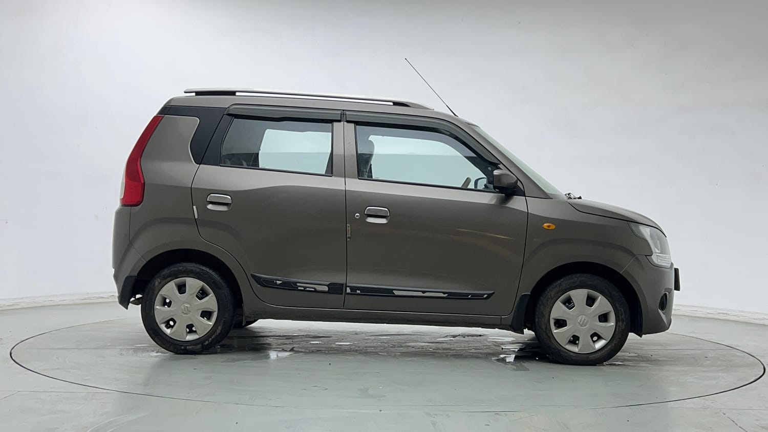 Used 2023 Maruti Suzuki Wagon R VXI 1.0 Petrol Manual exterior RIGHT SIDE VIEW