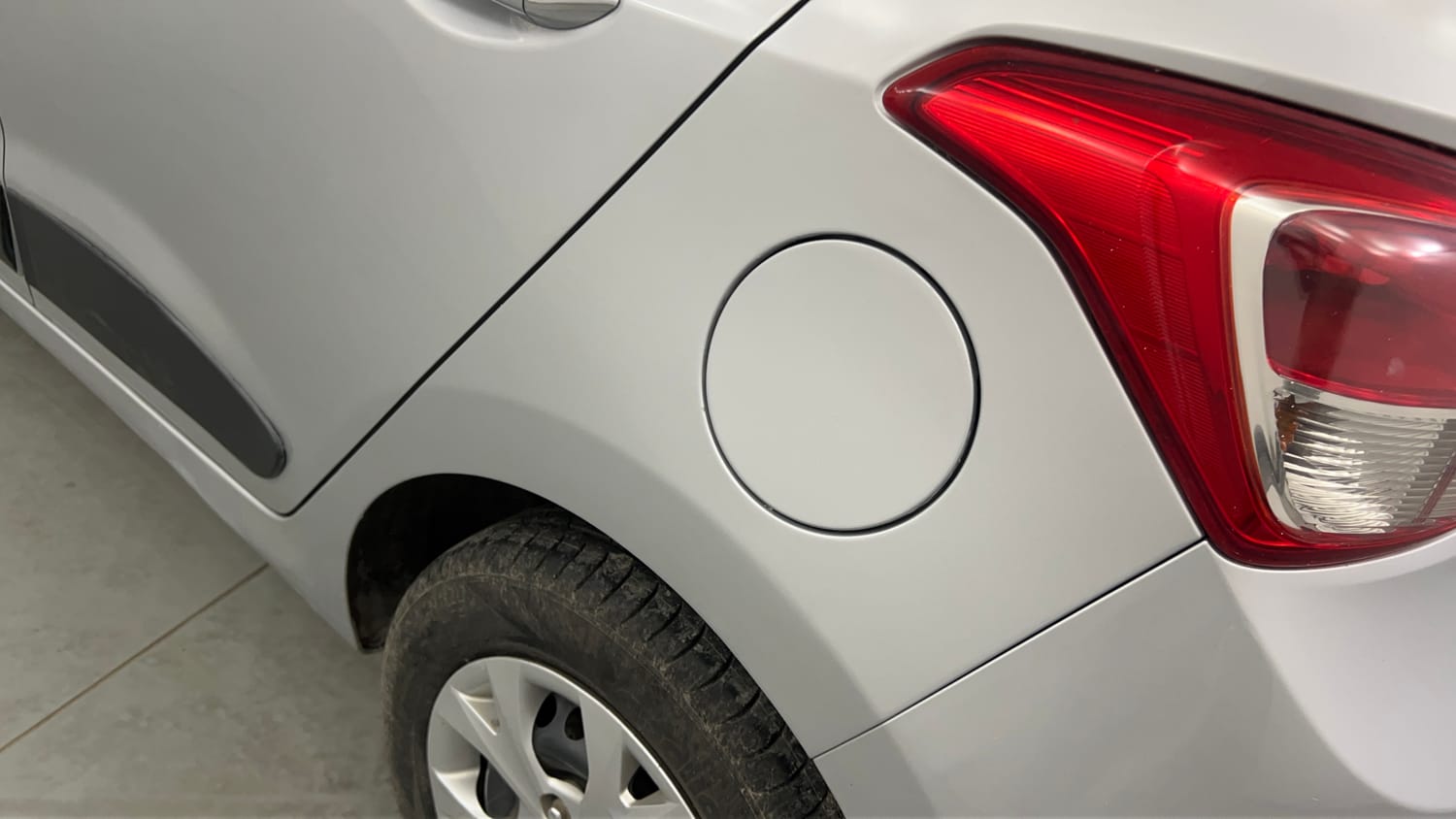 Used 2014 Hyundai Grand i10 Sportz 1.2 Kappa VTVT Petrol Manual dents MINOR SCRATCH