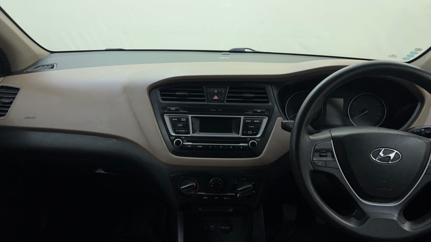 Used 2018 Hyundai Elite i20 Sportz 1.2 Petrol Manual interior MUSIC SYSTEM & AC CONTROL VIEW