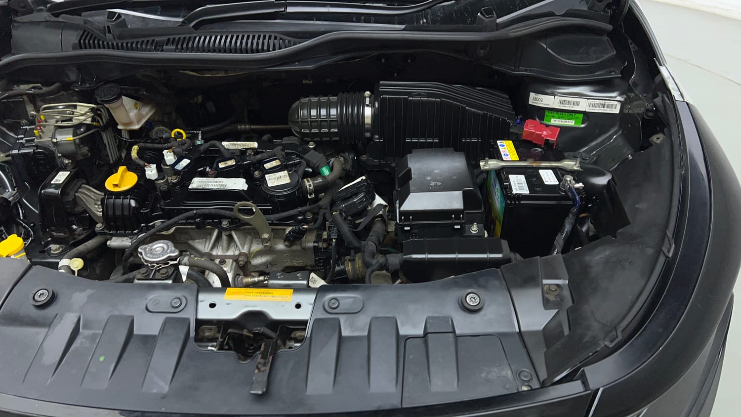 Used 2022 Tata Altroz XE Petrol Petrol Manual engine ENGINE LEFT SIDE VIEW
