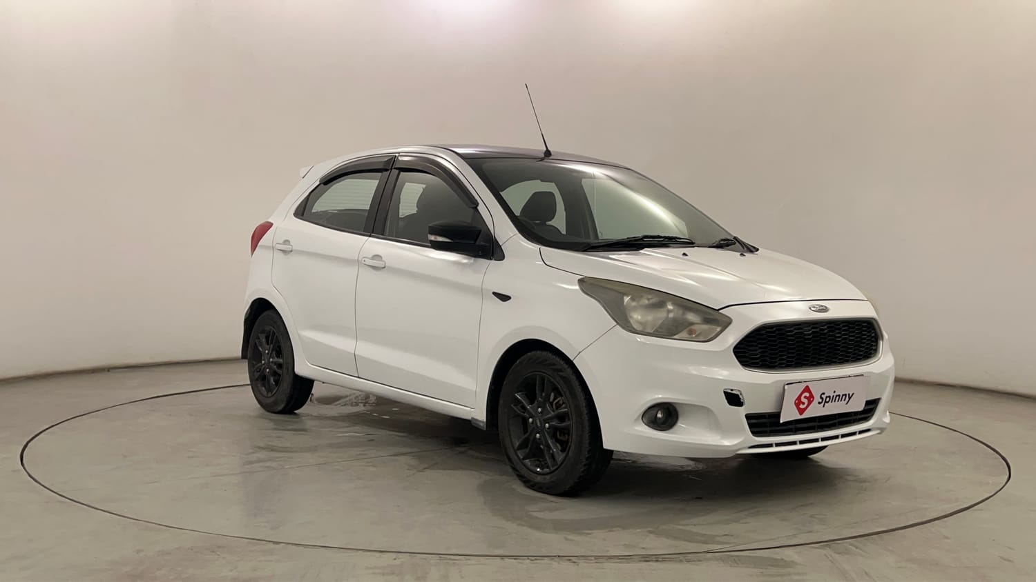 Used 2017 Ford Figo Titanium 1.2 Ti-VCT Petrol Manual exterior RIGHT FRONT CORNER VIEW