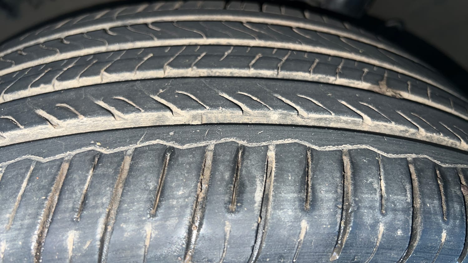 Used 2019 Hyundai Venue S 1.2 Petrol Petrol Manual tyres LEFT FRONT TYRE TREAD VIEW