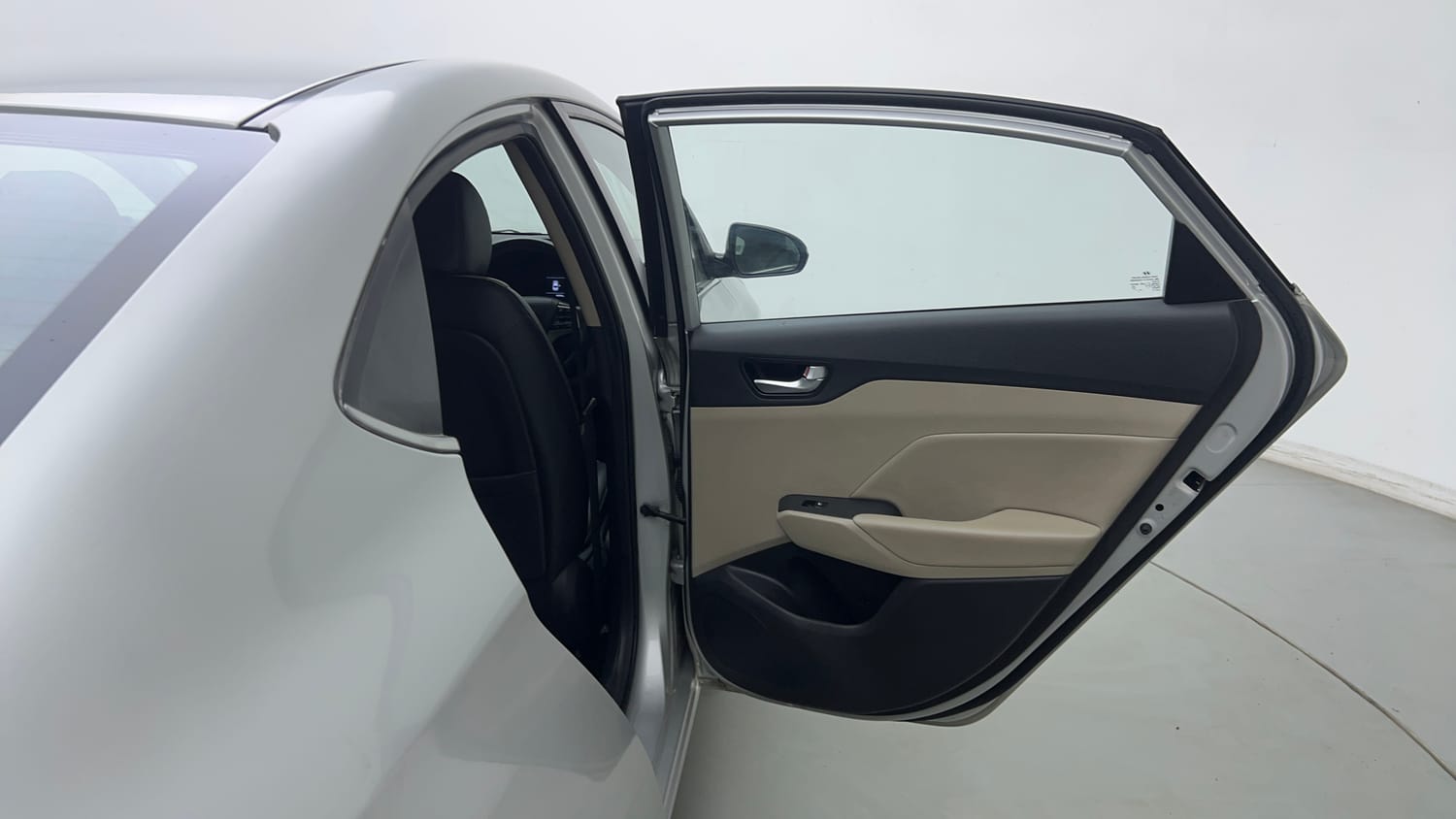 Used 2017 Hyundai Verna SX (O) 1.6 VTVT AT Petrol Automatic interior RIGHT REAR DOOR OPEN VIEW