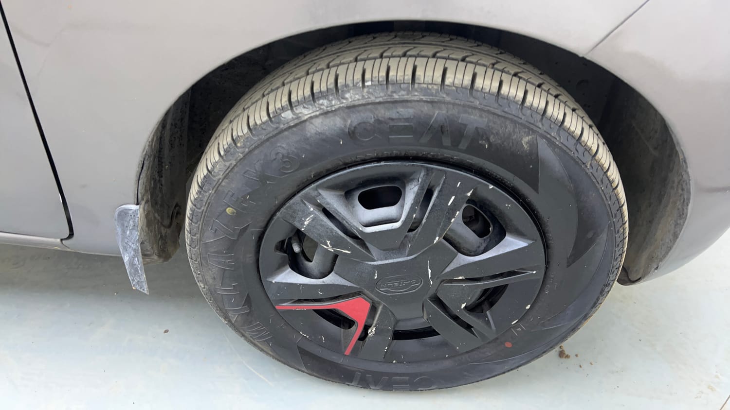 Used 2016 Datsun Redi-GO S Petrol Manual tyres RIGHT FRONT TYRE RIM VIEW