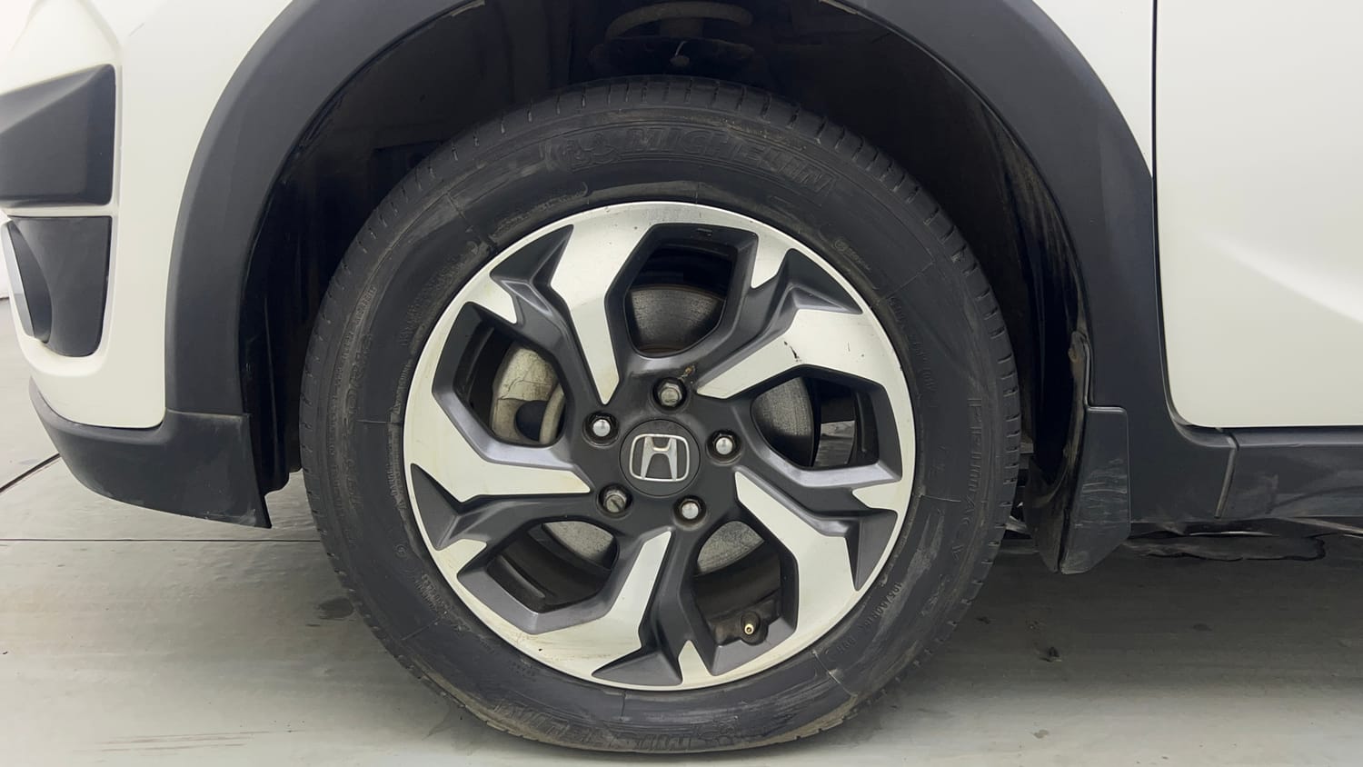 Used 2018 Honda BR-V V CVT Petrol Petrol Automatic tyres LEFT FRONT TYRE RIM VIEW