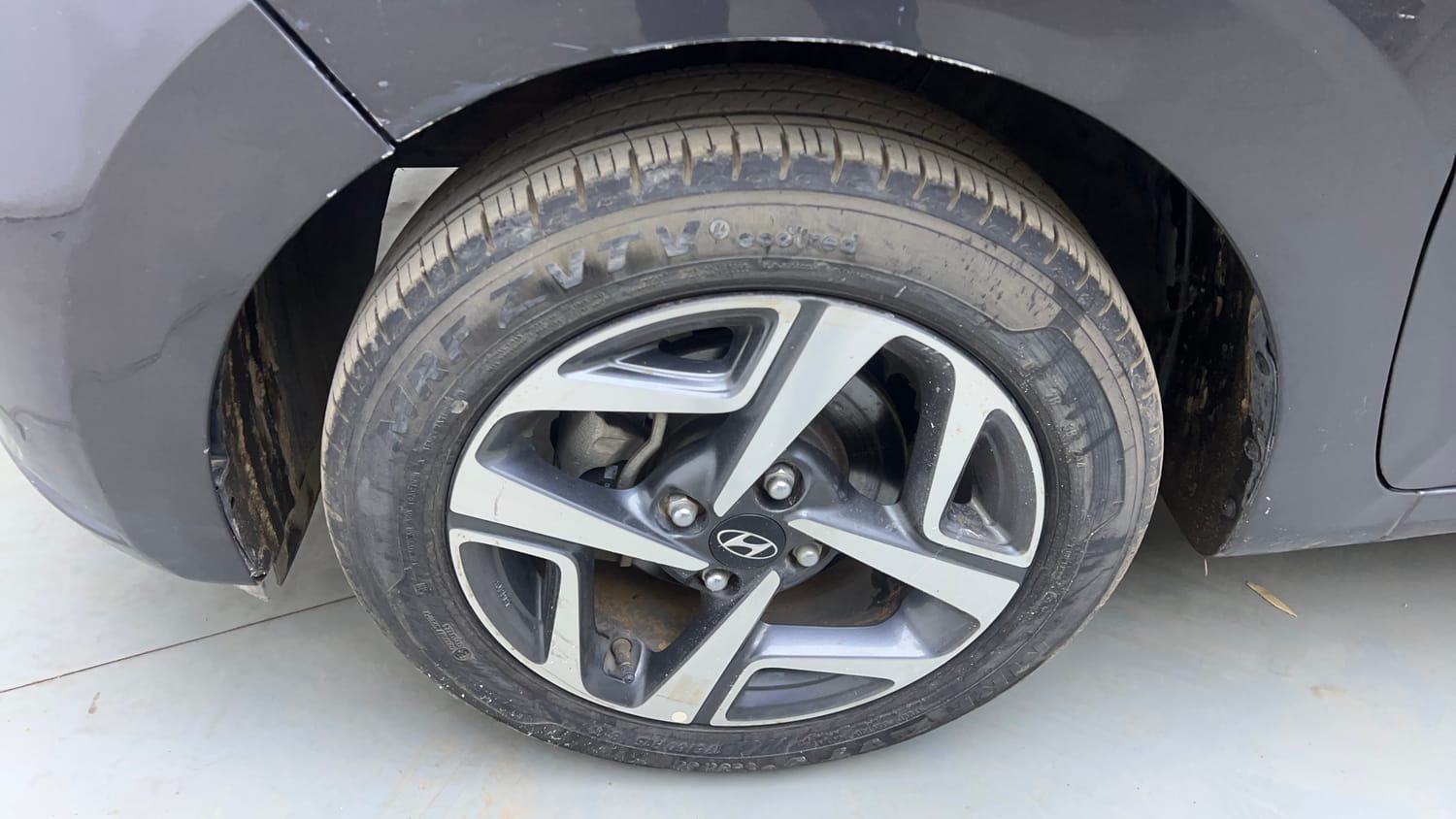 Used 2020 Hyundai Aura SX 1.2 (O) Petrol Petrol Manual tyres LEFT FRONT TYRE RIM VIEW