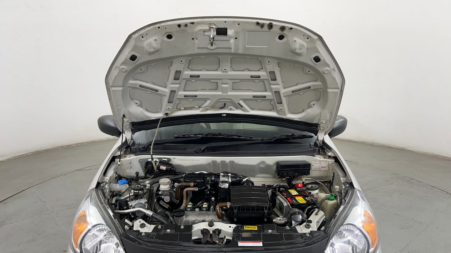 Used 2023 Maruti Suzuki Alto 800 VXi Petrol Manual engine ENGINE & BONNET OPEN FRONT VIEW