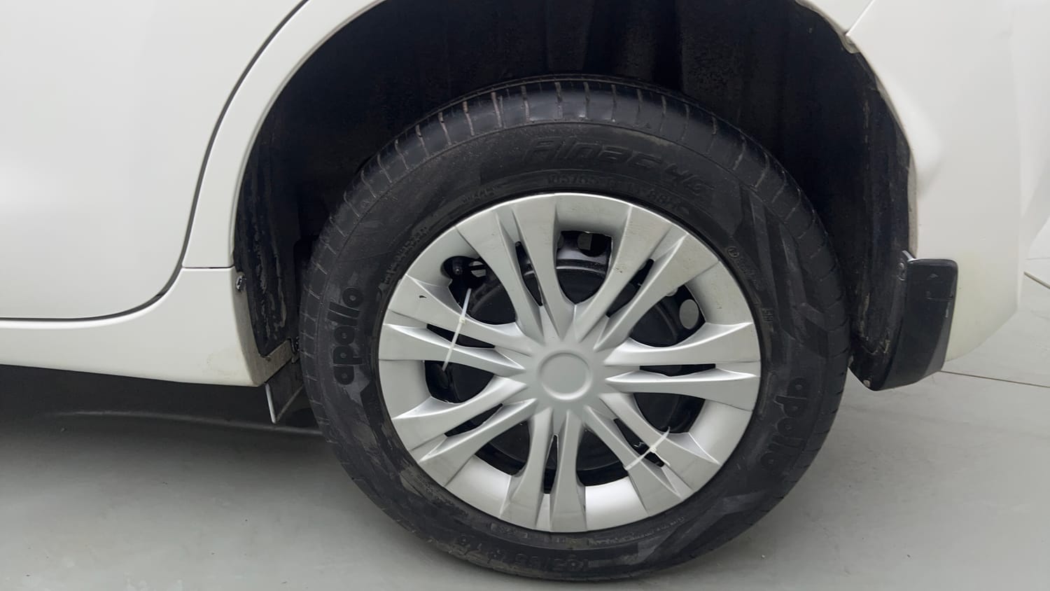 Used 2022 Maruti Suzuki Baleno Delta MT Petrol Manual tyres LEFT REAR TYRE RIM VIEW