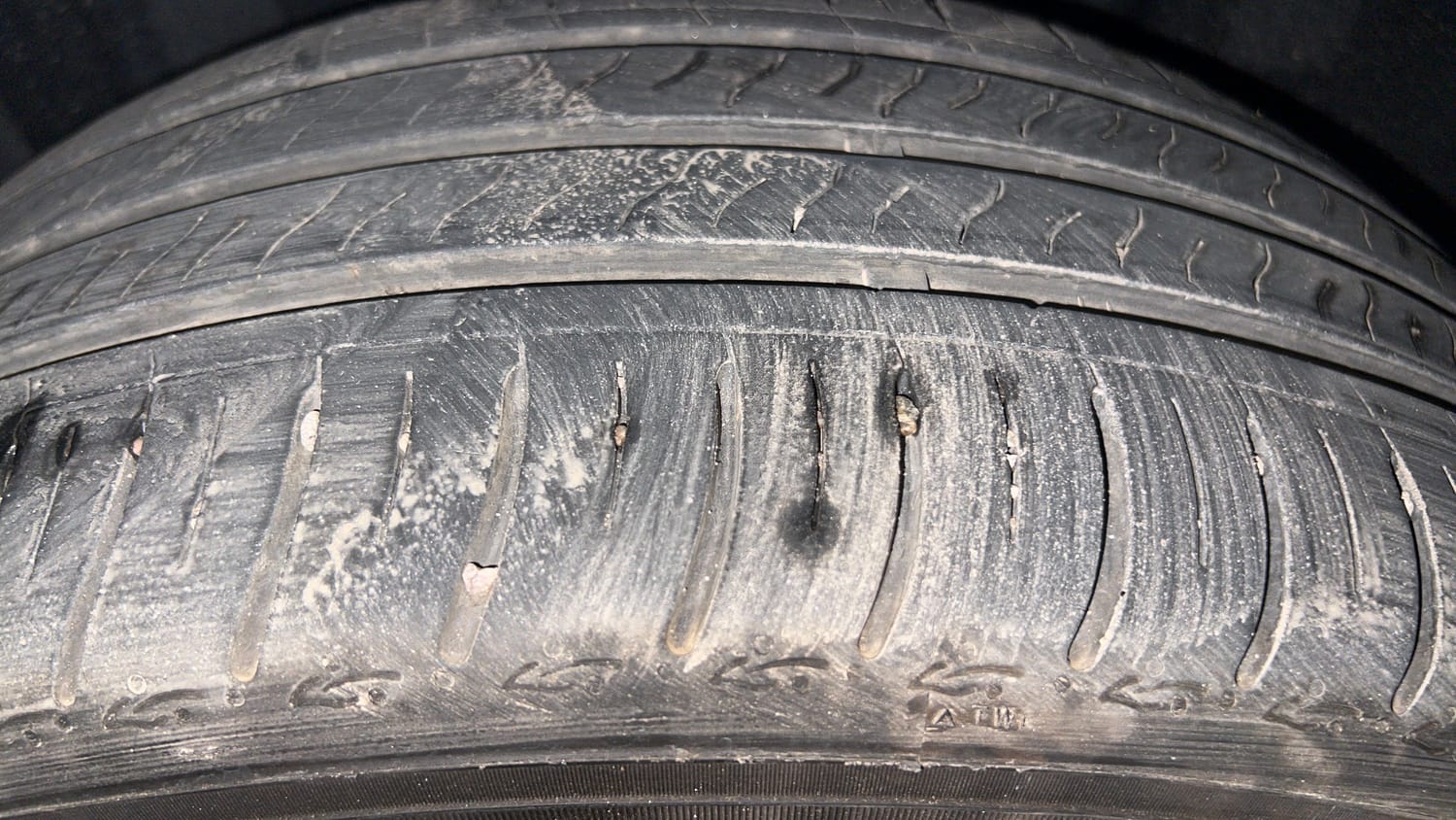 Used 2024 Skoda Slavia Ambition 1.0L TSI MT Petrol Manual tyres LEFT REAR TYRE TREAD VIEW