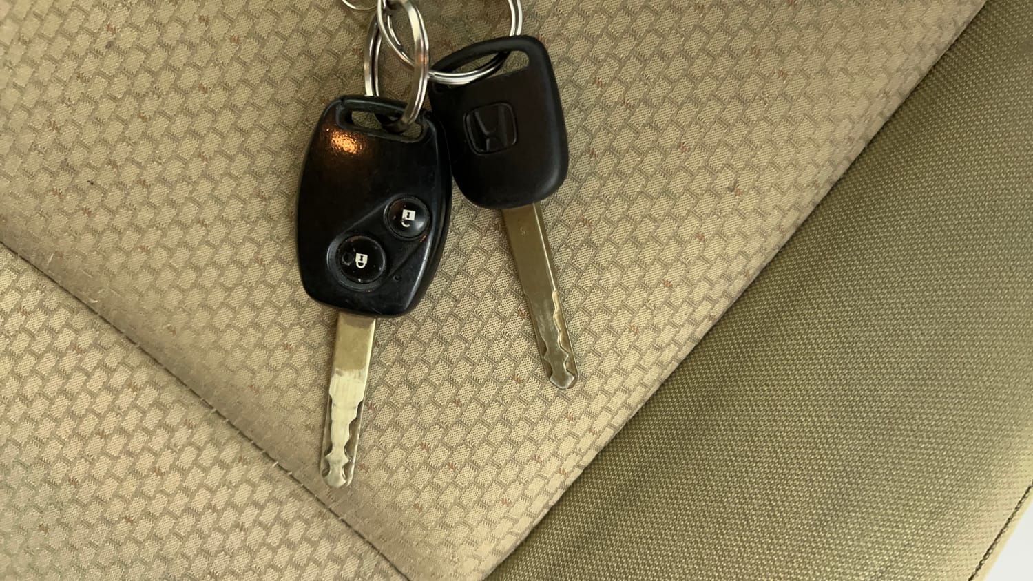 Used 2016 Honda Amaze 1.2 SX i-VTEC Petrol Manual extra CAR KEY VIEW