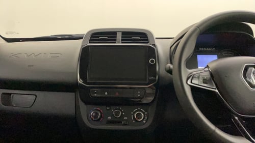 Used 2024 Renault Kwid RXT 1.0L Petrol Manual interior MUSIC SYSTEM & AC CONTROL VIEW