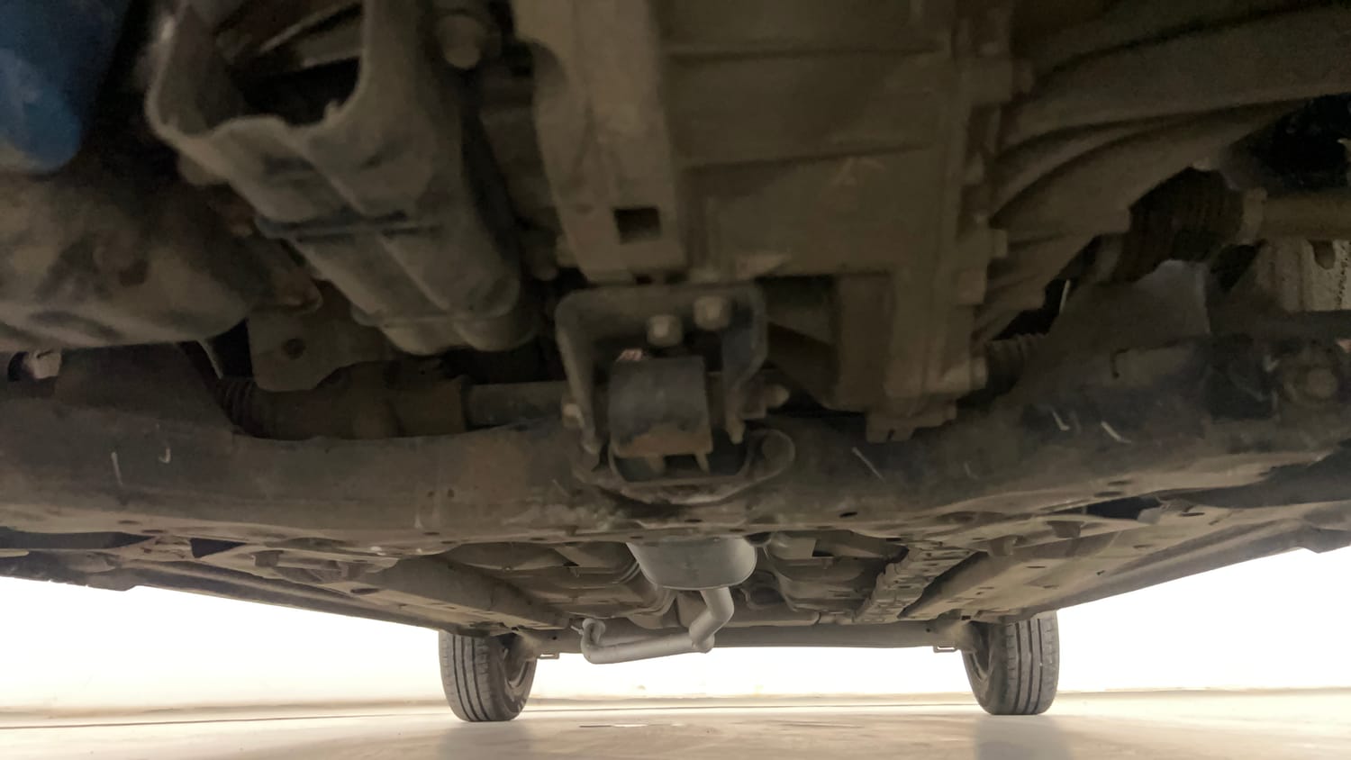 Used 2014 Hyundai Grand i10 Sportz 1.2 Kappa VTVT Petrol Manual extra FRONT LEFT UNDERBODY VIEW