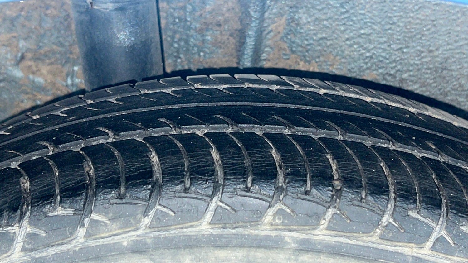 Used 2020 Maruti Suzuki Wagon R VXi 1.2 Petrol Manual tyres RIGHT REAR TYRE TREAD VIEW