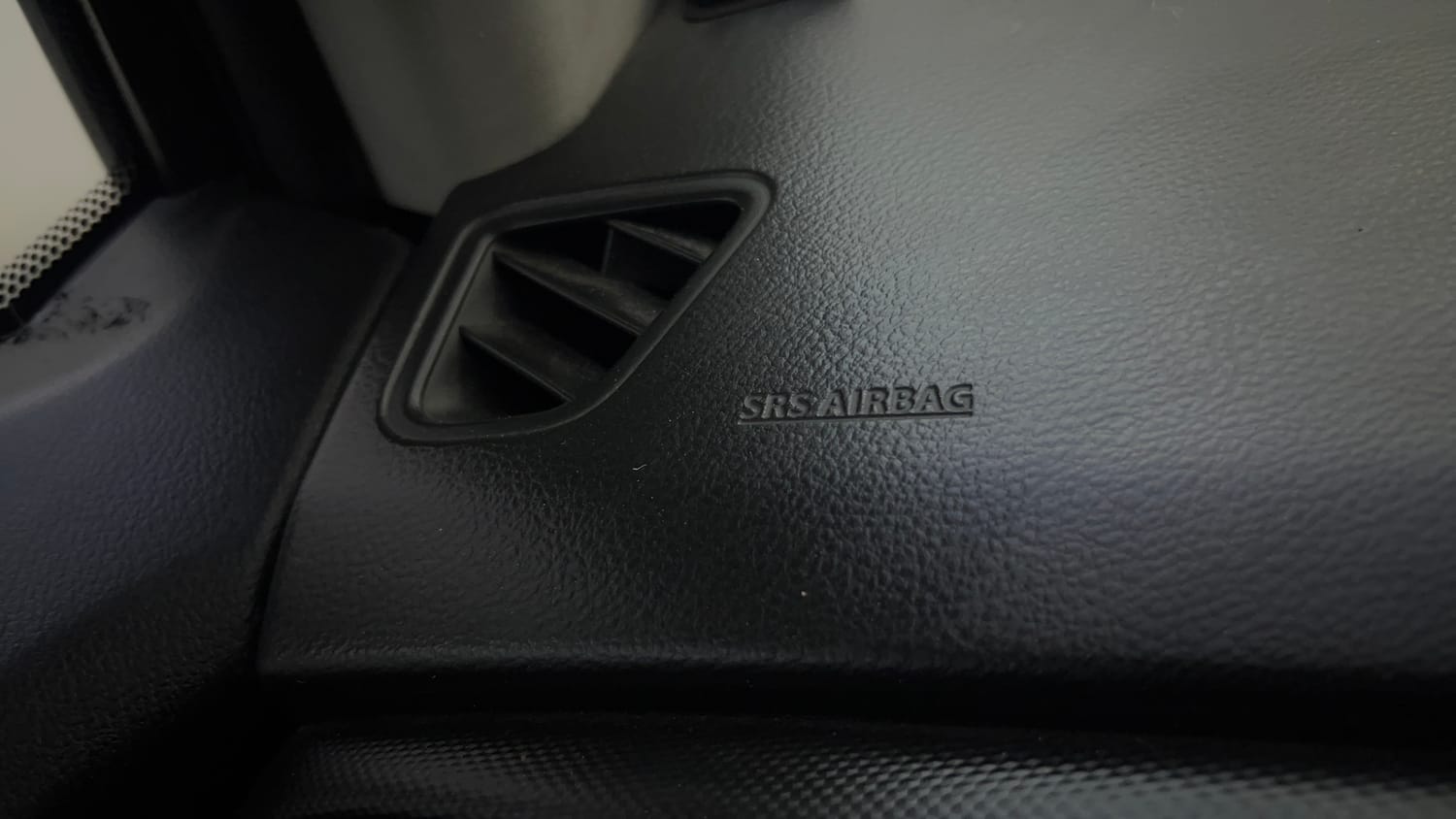Used 2016 Maruti Suzuki S-Cross Delta 1.6 Diesel Manual top_features Airbags
