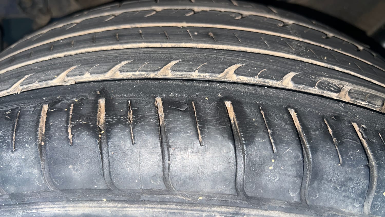 Used 2019 Hyundai Venue S 1.2 Petrol Petrol Manual tyres LEFT REAR TYRE TREAD VIEW
