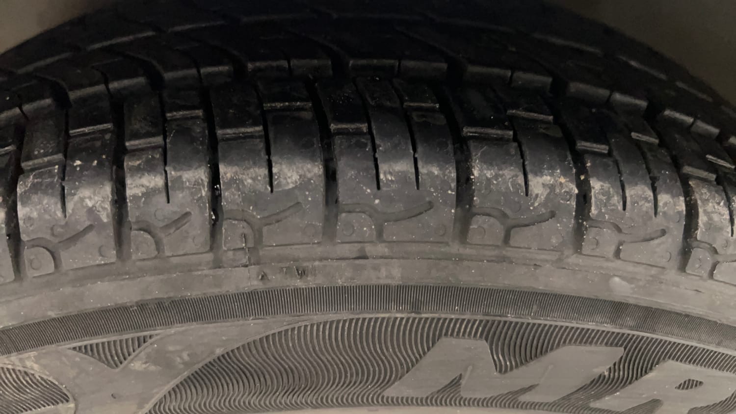 Used 2018 Hyundai Eon Era + Petrol Manual tyres LEFT FRONT TYRE TREAD VIEW