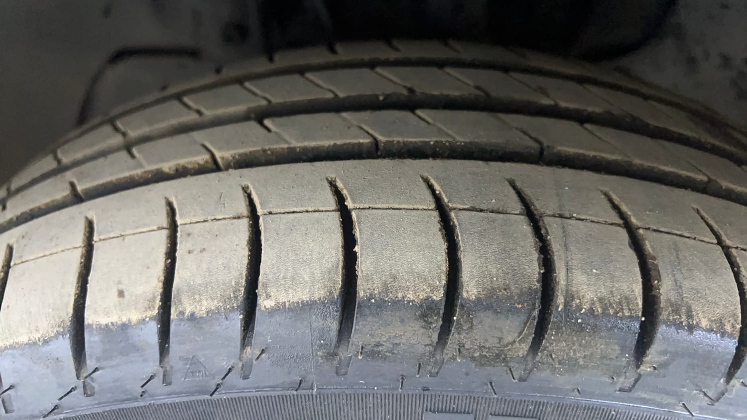 Used 2018 Tata Tiago Revotron XZA Petrol Automatic tyres LEFT FRONT TYRE TREAD VIEW