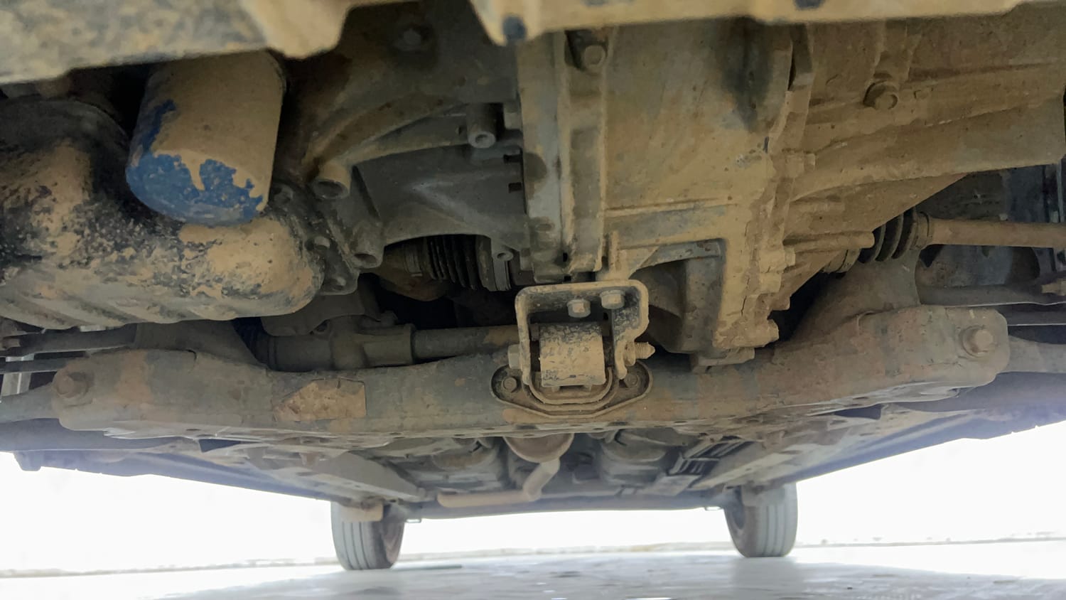 Used 2020 Hyundai Aura SX 1.2 (O) Petrol Petrol Manual extra FRONT LEFT UNDERBODY VIEW