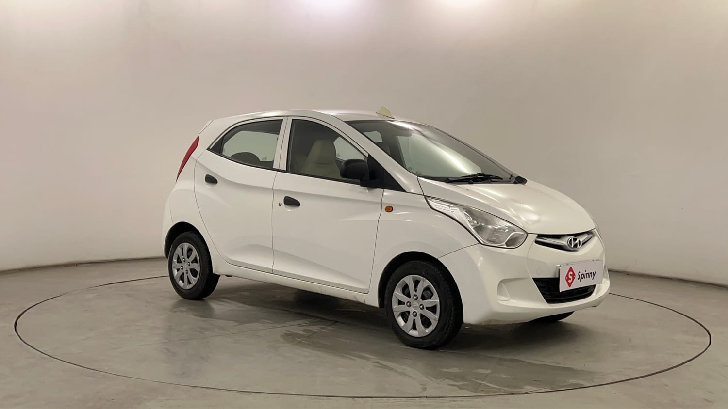 Used 2019 Hyundai Eon Magna + Petrol Manual exterior RIGHT FRONT CORNER VIEW