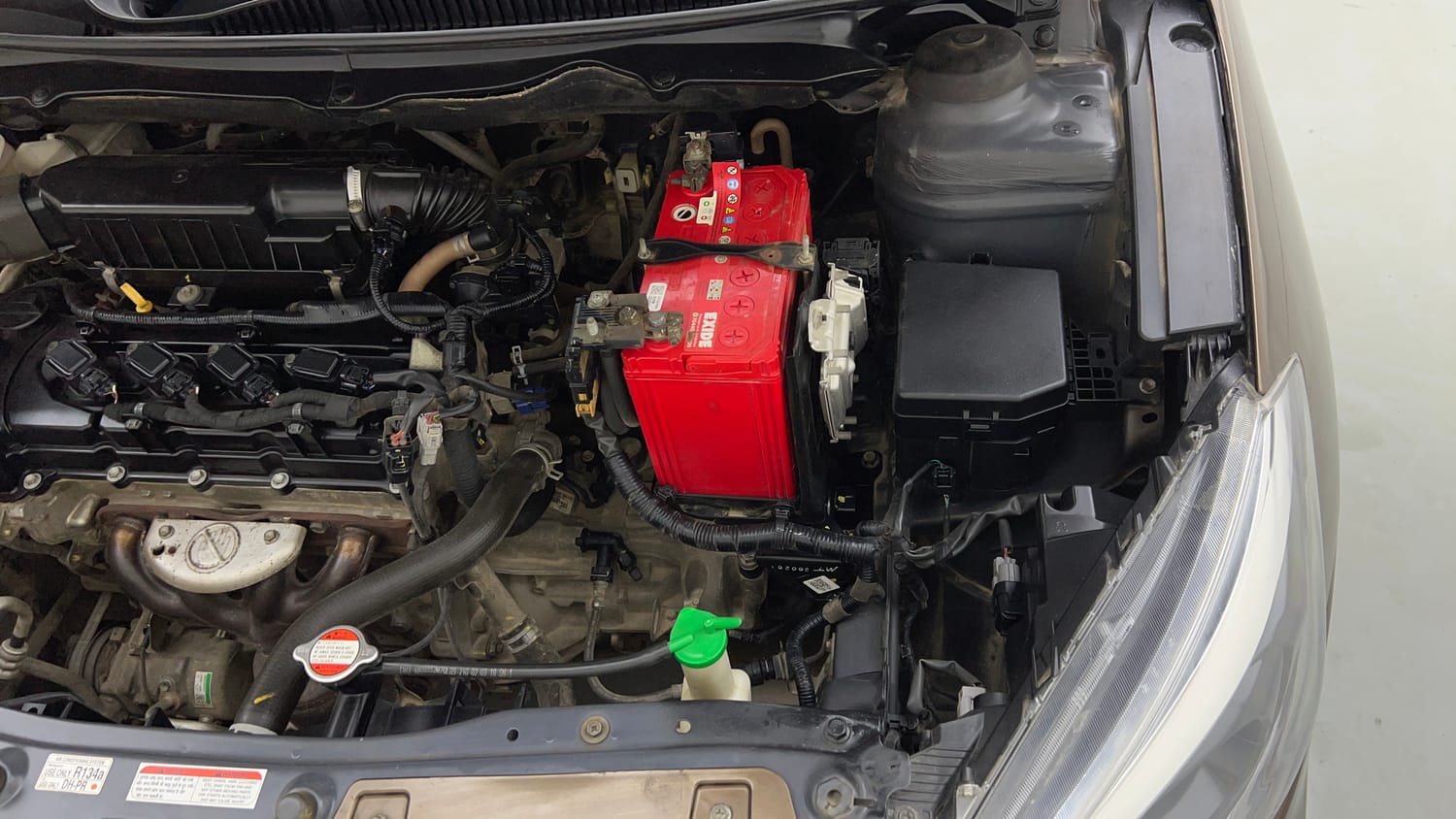 Used 2020 Maruti Suzuki Ciaz Alpha Hybrid 1.5 Petrol Manual engine ENGINE LEFT SIDE VIEW