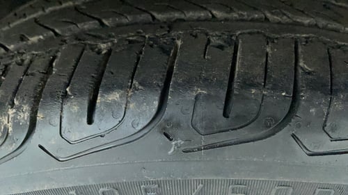Used 2022 Tata Altroz XZA Petrol Petrol Automatic tyres RIGHT FRONT TYRE TREAD VIEW
