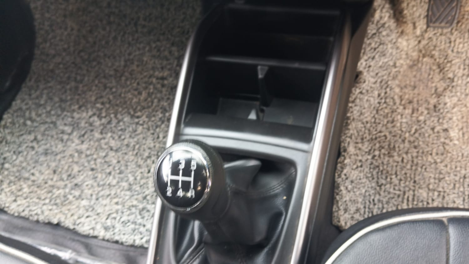 Used 2021 Maruti Suzuki Baleno Delta Petrol Manual interior GEAR  KNOB VIEW