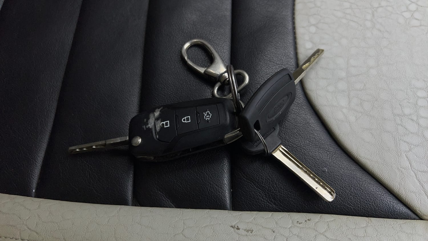 Used 2018 Ford Figo Aspire Titanium 1.2 Ti-VCT Petrol Manual extra CAR KEY VIEW