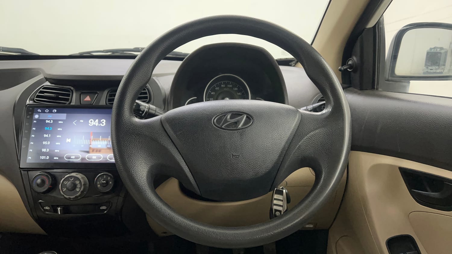 Used 2019 Hyundai Eon Magna + Petrol Manual interior STEERING VIEW