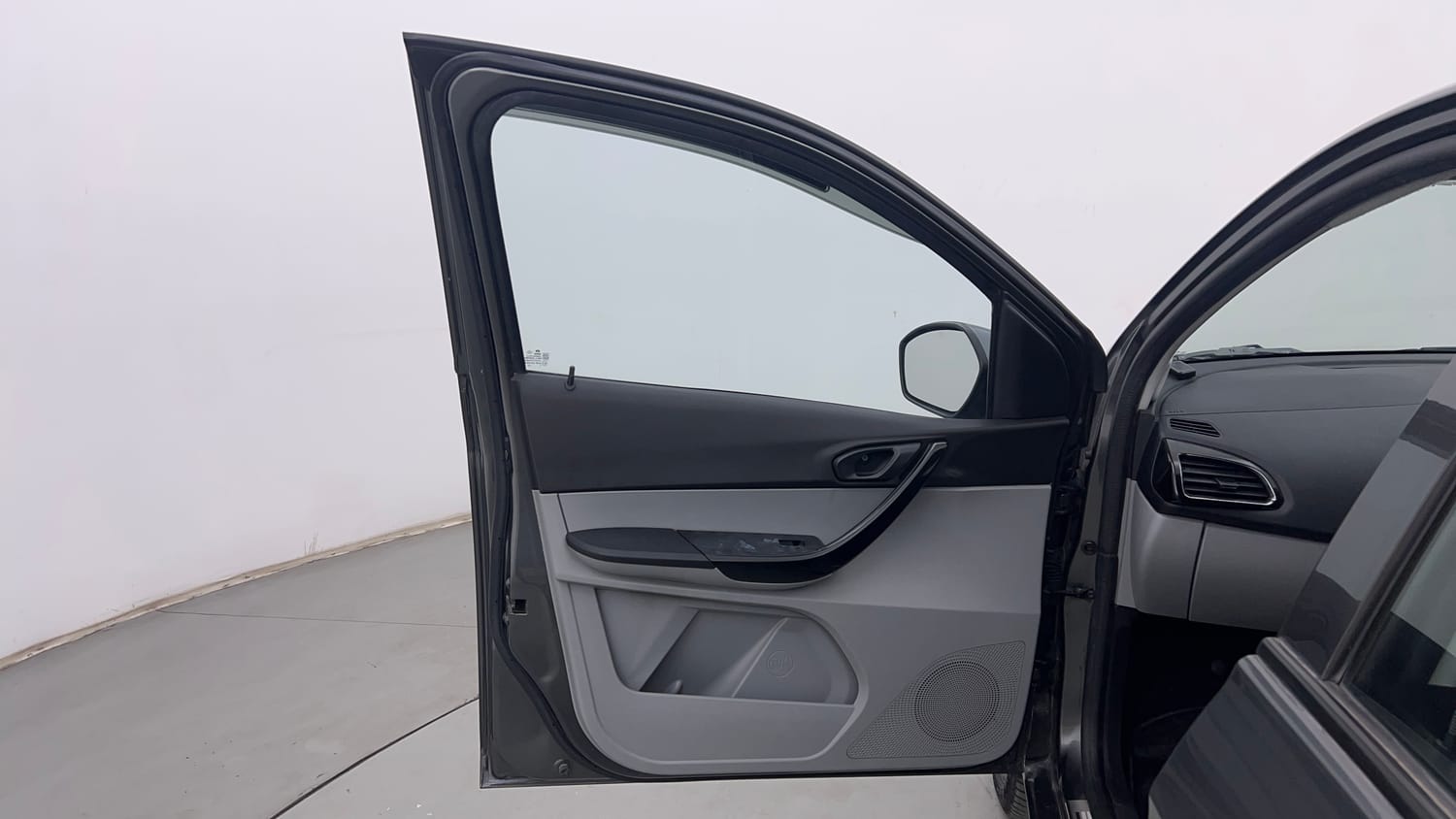 Used 2020 Tata Tiago XT Petrol Manual interior LEFT FRONT DOOR OPEN VIEW