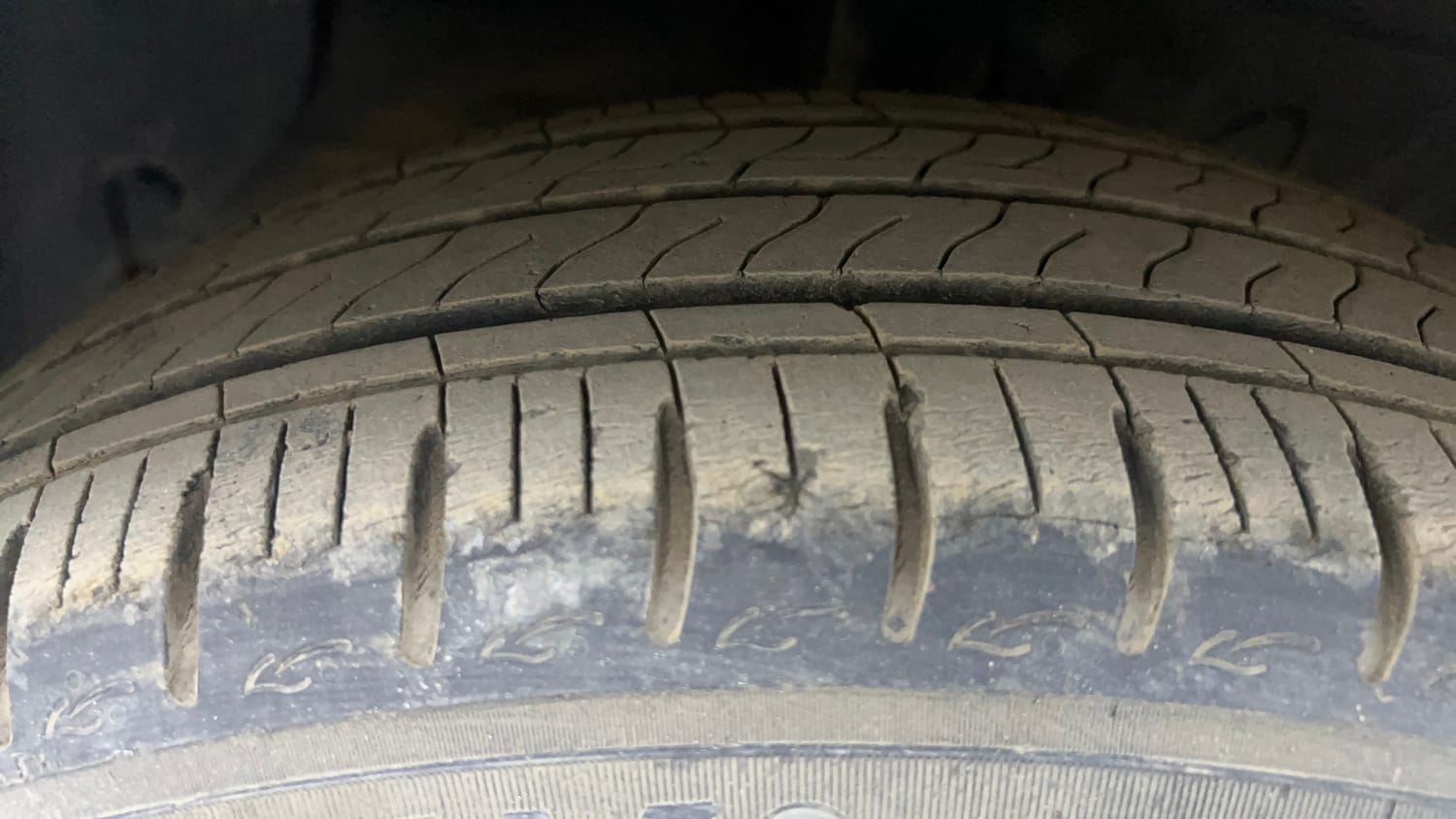 Used 2020 Hyundai Aura SX 1.2 (O) Petrol Petrol Manual tyres LEFT FRONT TYRE TREAD VIEW