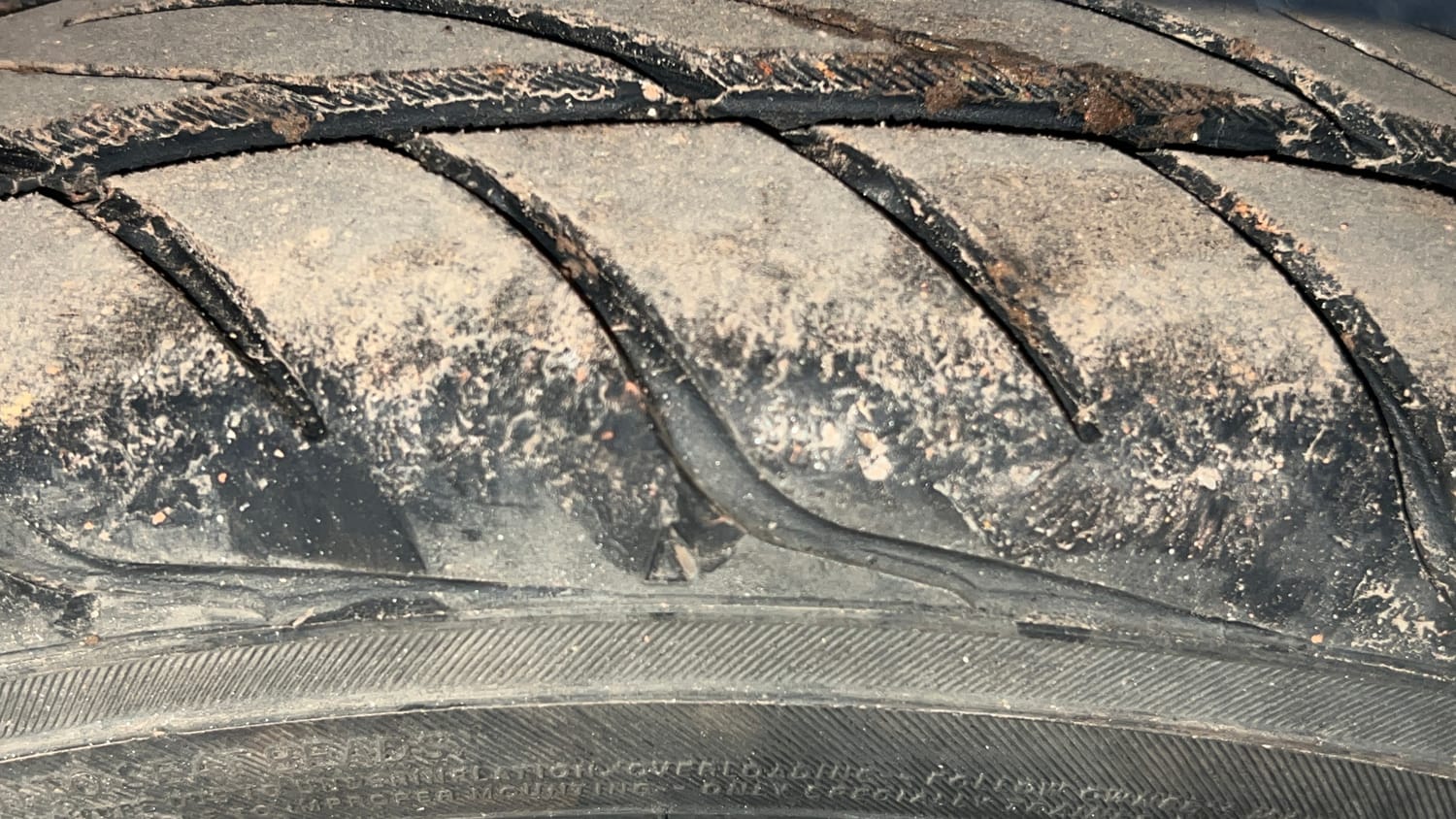 Used 2019 Ford Figo Aspire Titanium Plus 1.2 Ti-VCT Petrol Manual tyres LEFT FRONT TYRE TREAD VIEW