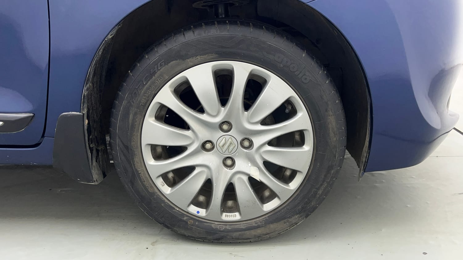 Used 2018 Maruti Suzuki Baleno Alpha 1.2 Petrol Manual tyres RIGHT FRONT TYRE RIM VIEW