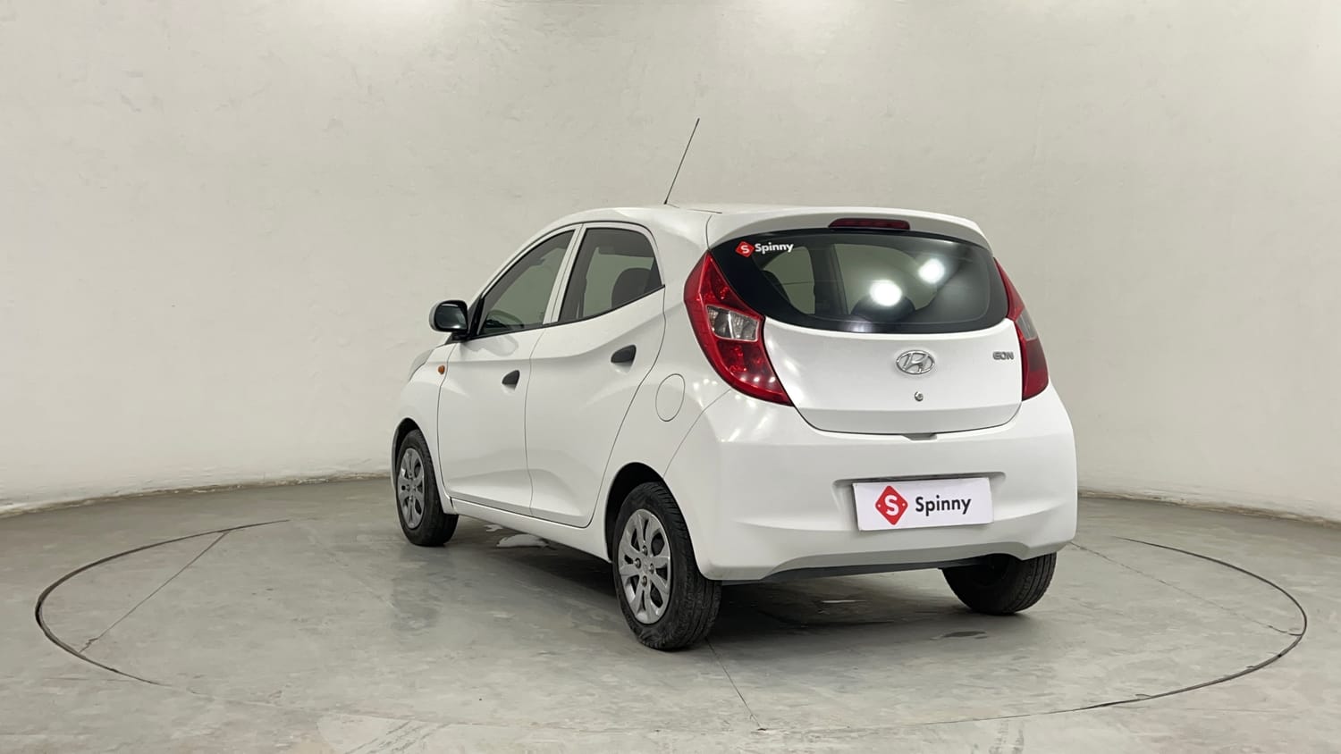 Used 2017 Hyundai Eon Magna + Petrol Manual exterior LEFT REAR CORNER VIEW