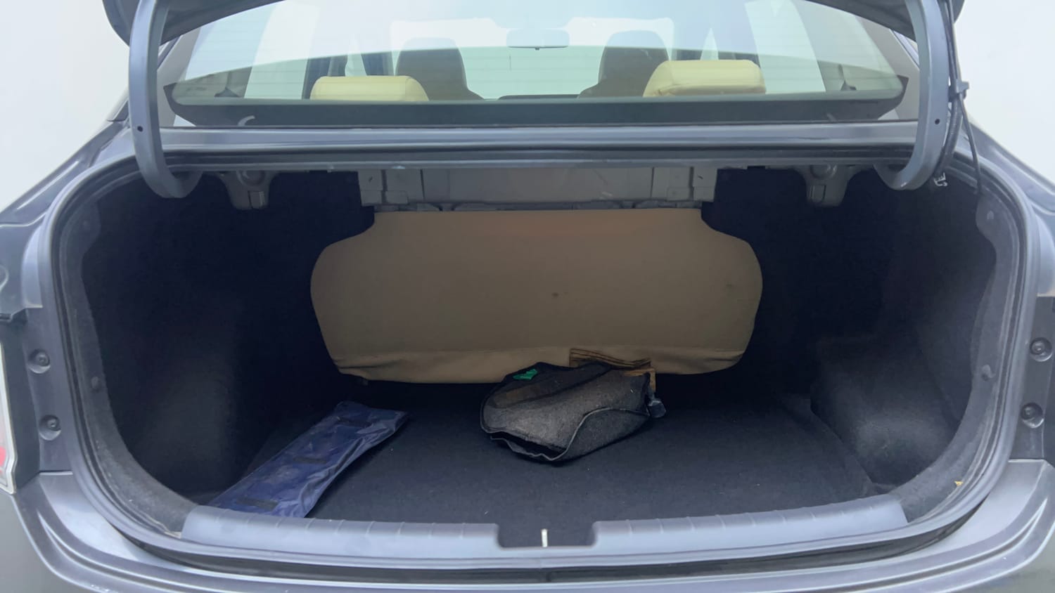 Used 2020 Hyundai Aura SX 1.2 (O) Petrol Petrol Manual interior DICKY INSIDE VIEW