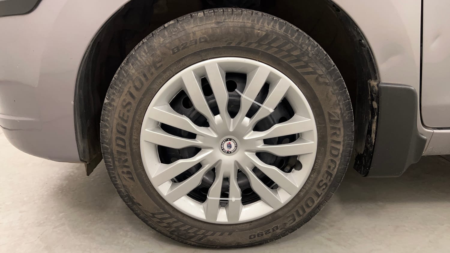 Used 2016 Maruti Suzuki Celerio VXi AMT Petrol Automatic tyres LEFT FRONT TYRE RIM VIEW