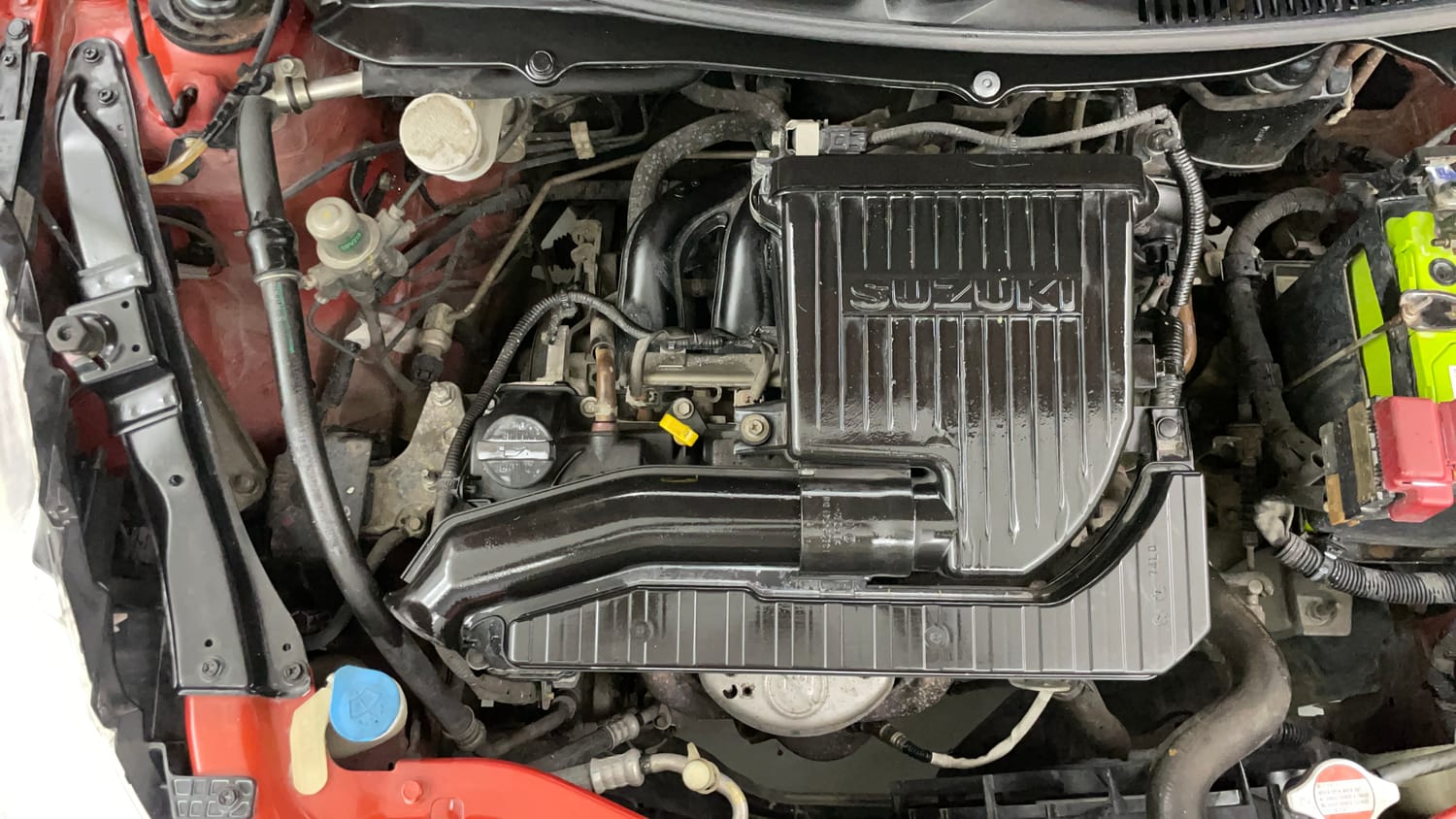 Used 2015 Maruti Suzuki Swift VXi Petrol Manual engine ENGINE RIGHT SIDE VIEW