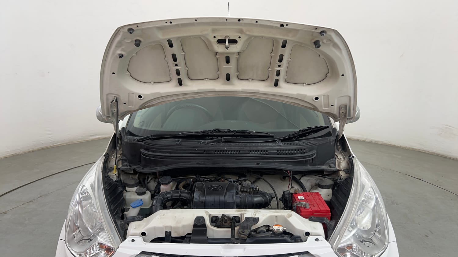 Used 2017 Hyundai Eon Magna + Petrol Manual engine ENGINE & BONNET OPEN FRONT VIEW
