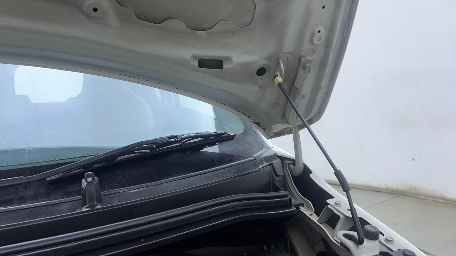 Used 2020 Maruti Suzuki Wagon R ZXi 1.2 Petrol Manual engine ENGINE LEFT SIDE HINGE & APRON VIEW