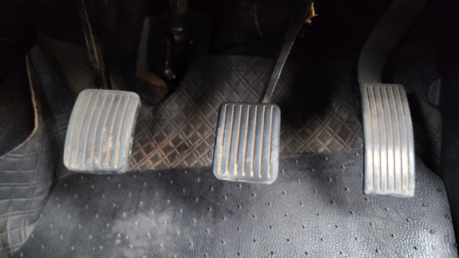 Used 2017 Hyundai Grand i10 Sportz (O) 1.2 Kappa VTVT Petrol Manual interior PEDALS VIEW
