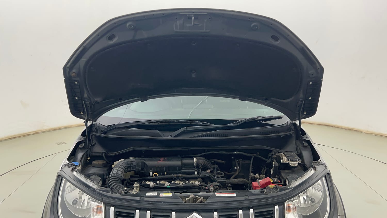 Used 2022 Maruti Suzuki Ignis Delta 1.2 MT Petrol Manual engine ENGINE & BONNET OPEN FRONT VIEW